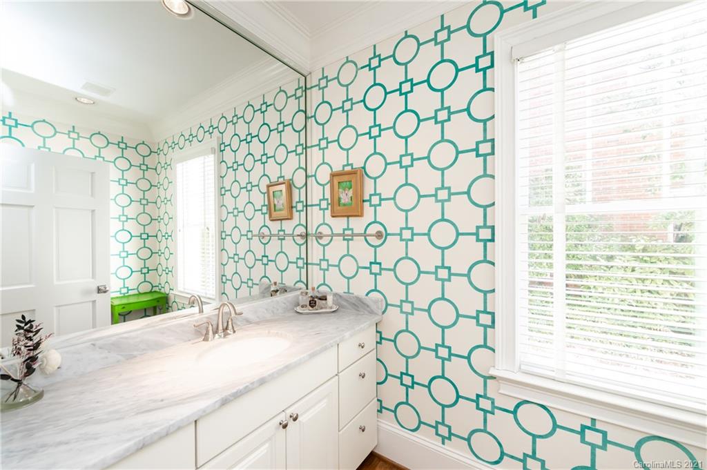 2307 Crescent Avenue Charlotte NC 28207