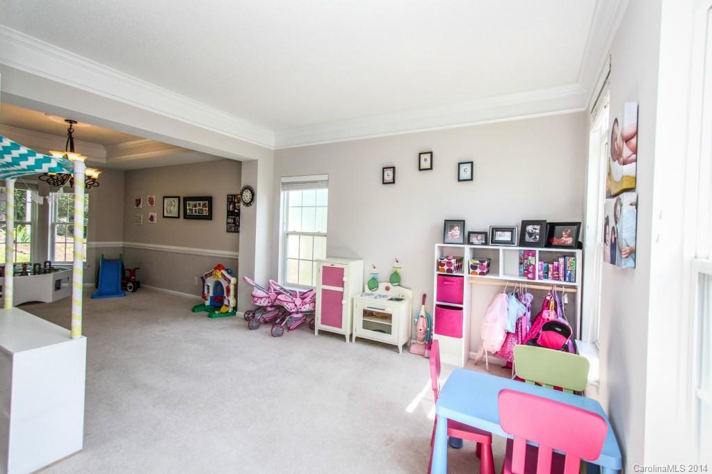 9837 Dauphine Drive Charlotte NC 28216