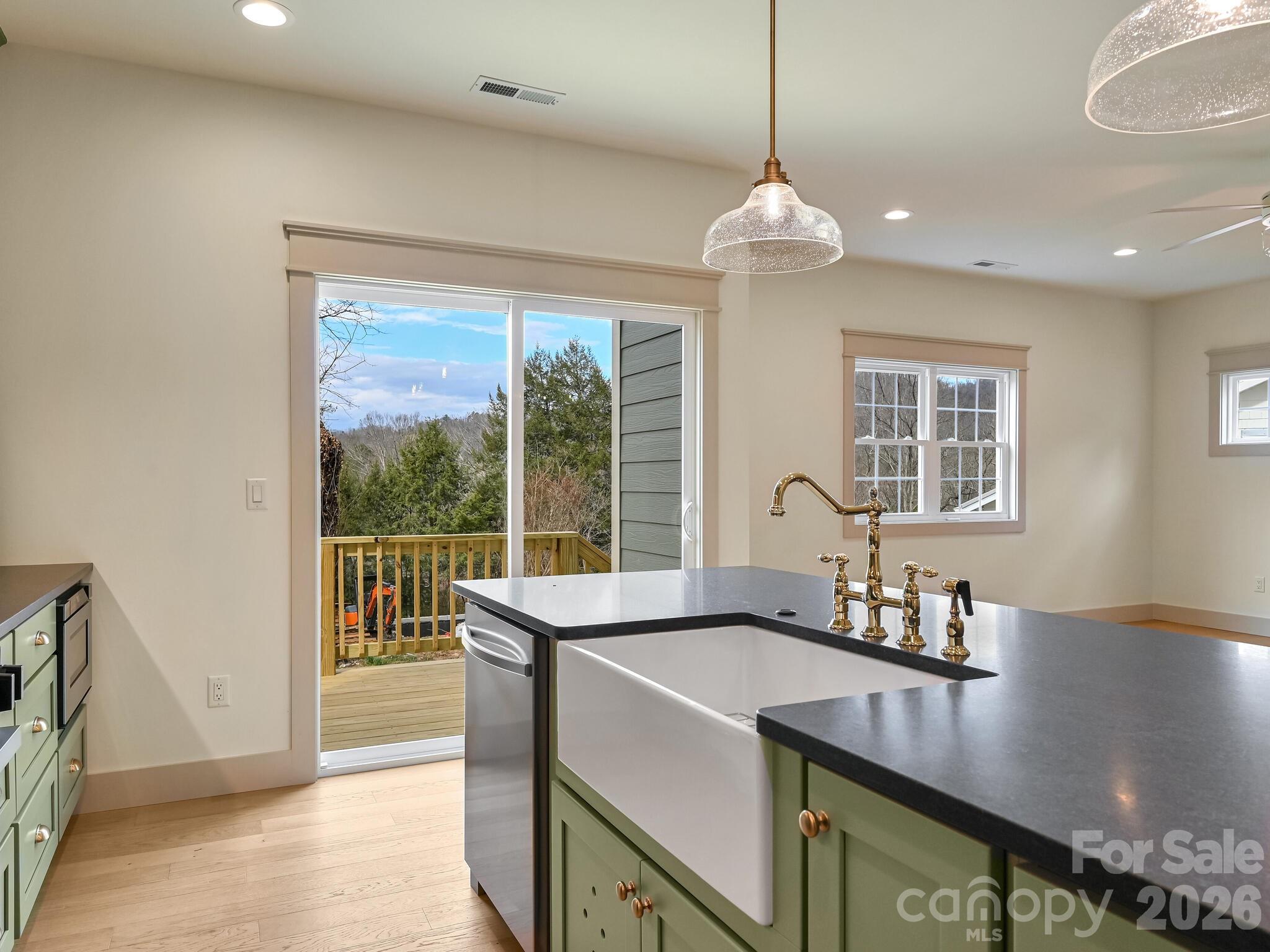 99 Arco Road Asheville NC 28805