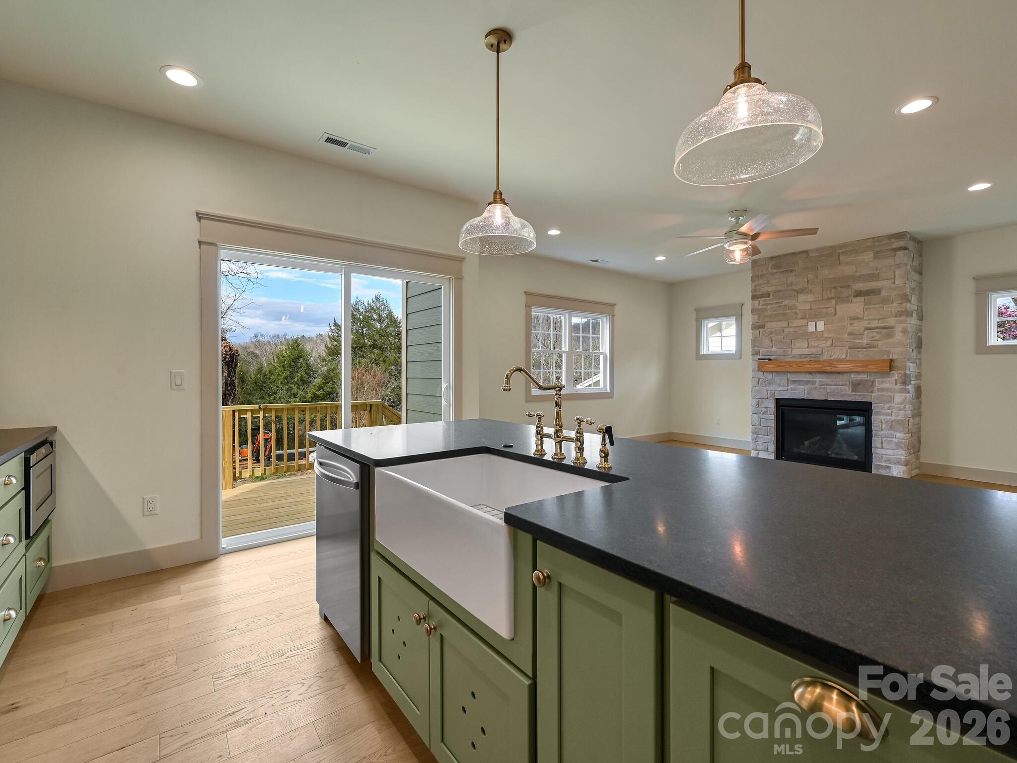 99 Arco Road Asheville NC 28805