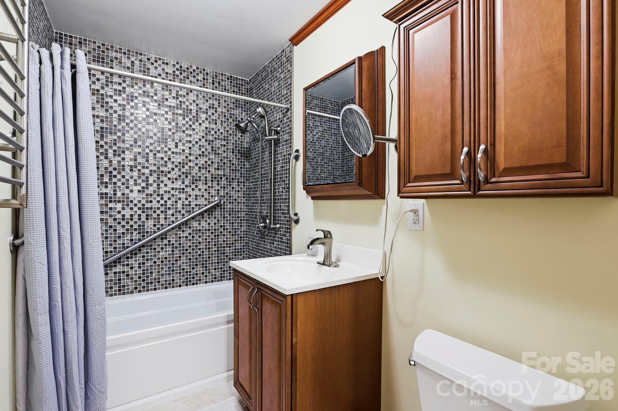 121 Wells Street Hendersonville NC 28739