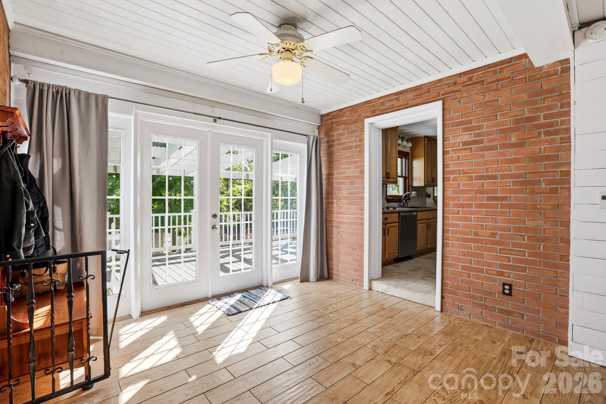 121 Wells Street Hendersonville NC 28739
