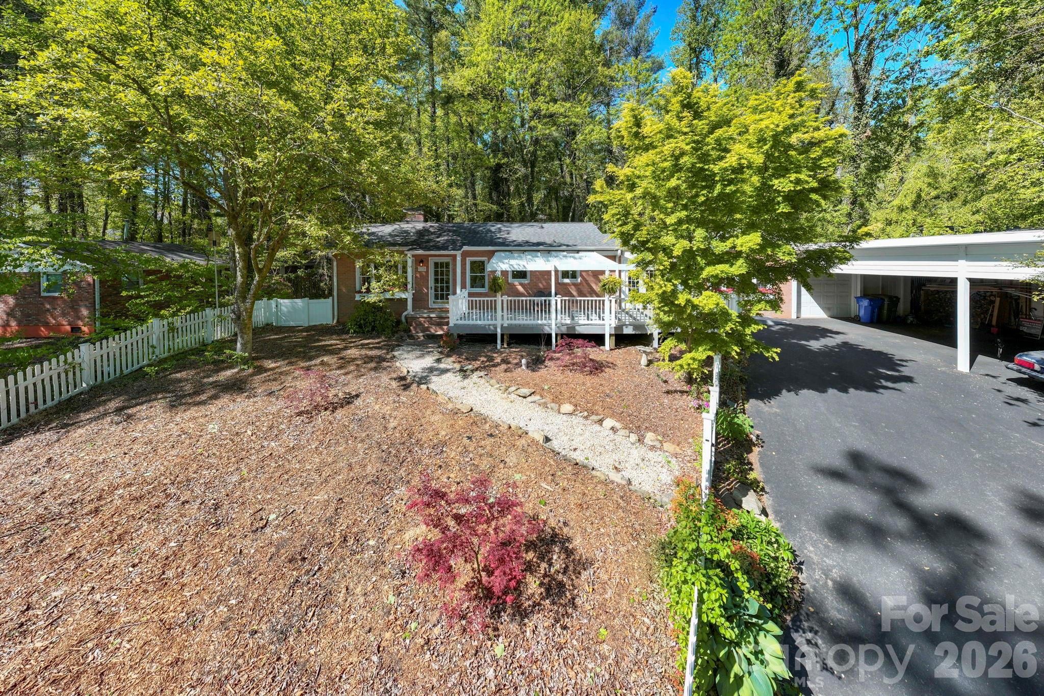121 Wells Street Hendersonville NC 28739
