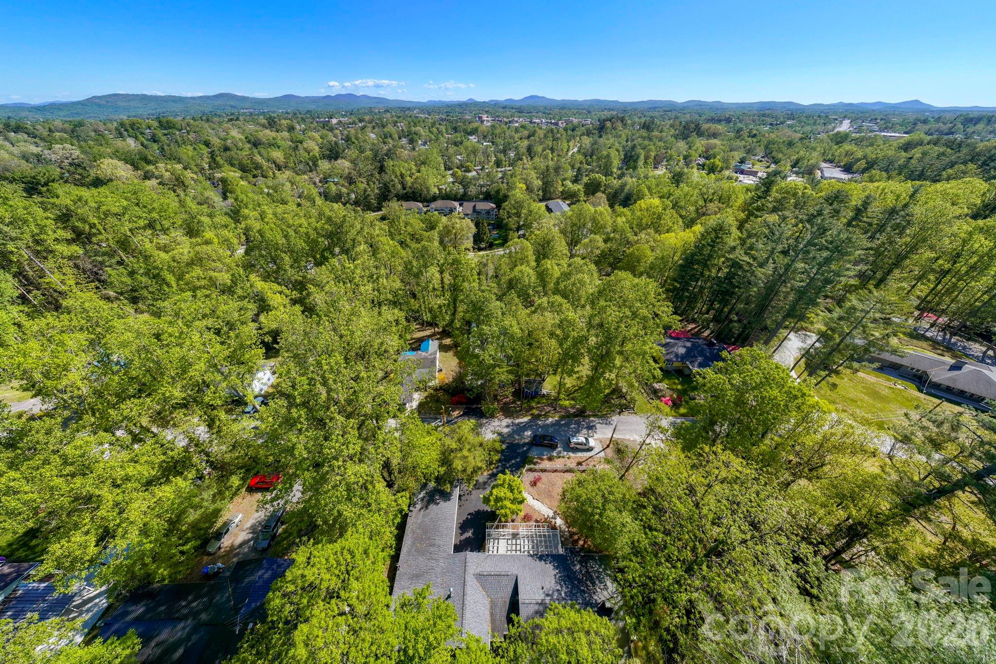 121 Wells Street Hendersonville NC 28739