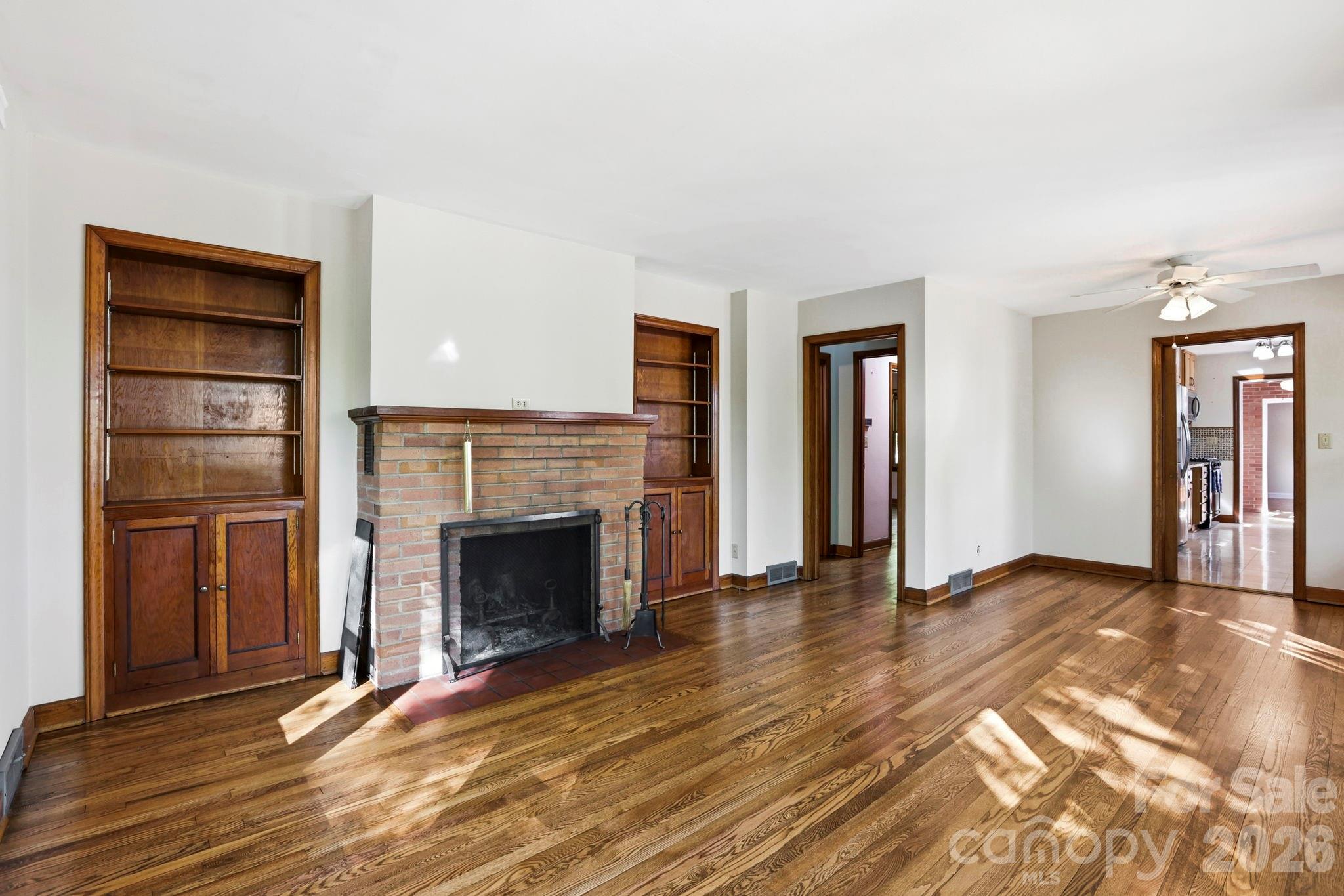 121 Wells Street Hendersonville NC 28739