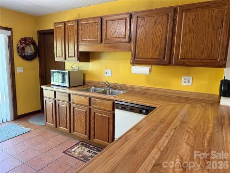 97 Wilkie Way Fletcher NC 28732