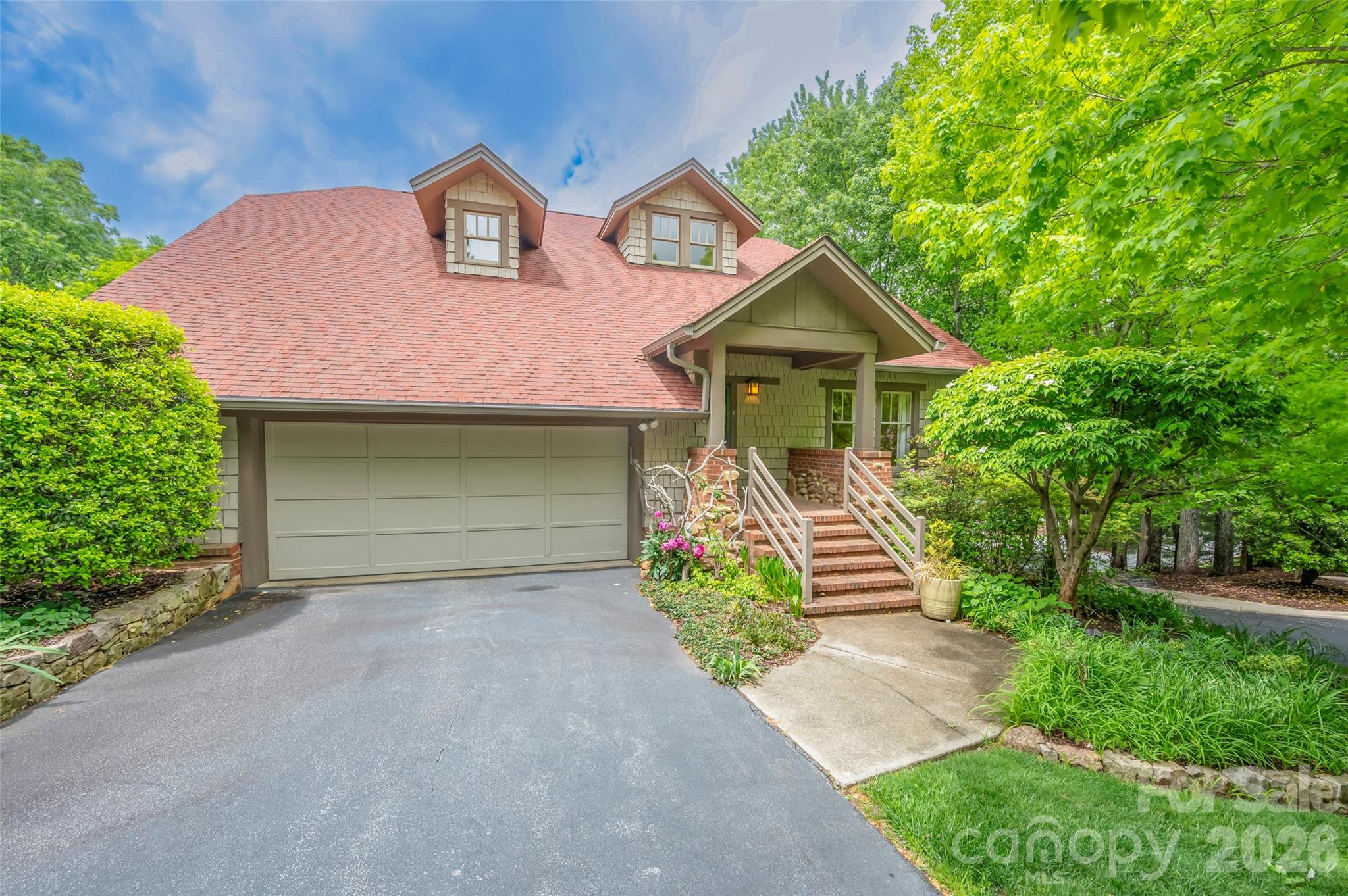 4 Lacoste Drive Hendersonville NC 28739