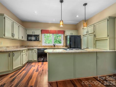 4 Lacoste Drive Hendersonville NC 28739
