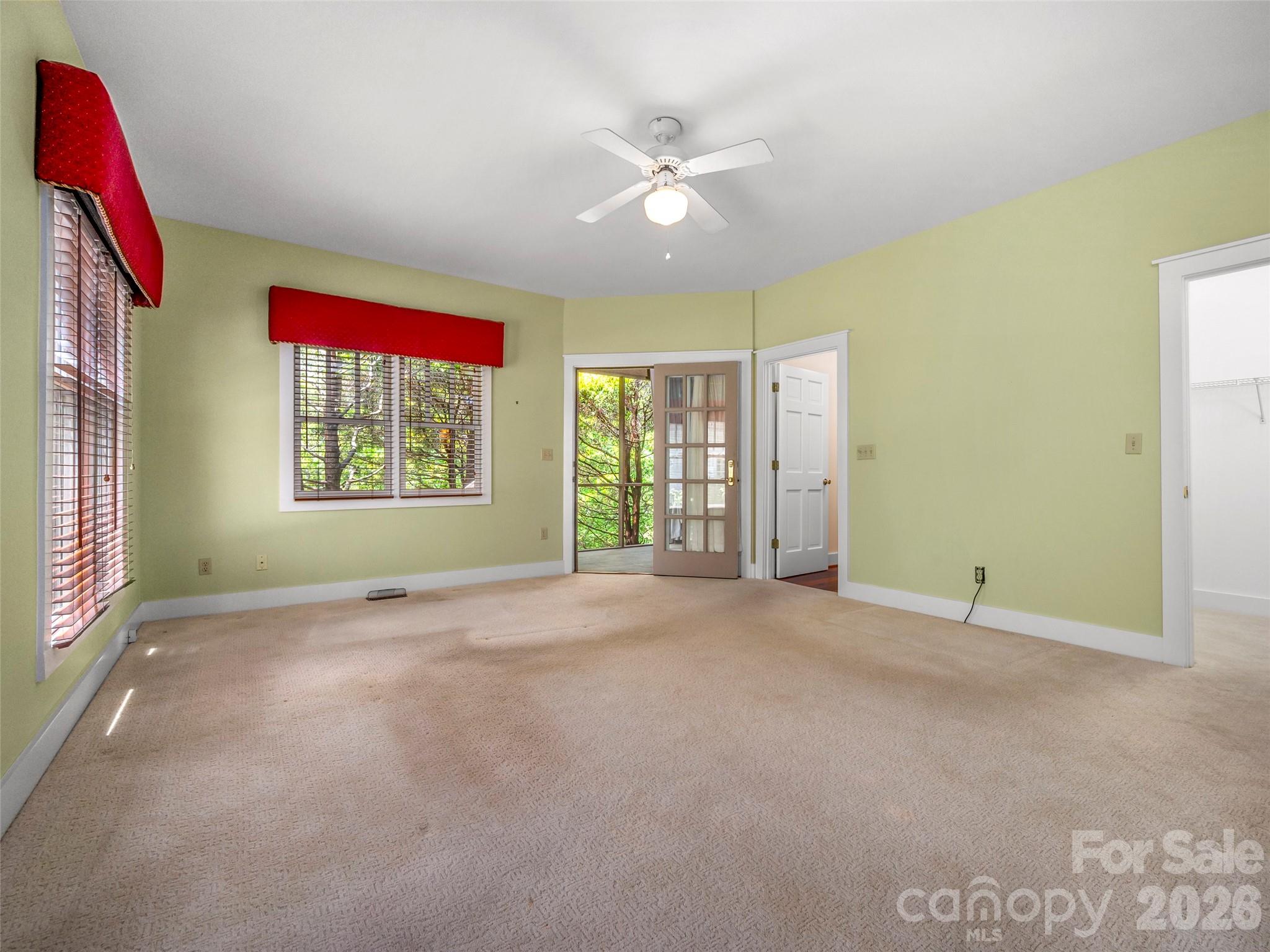 4 Lacoste Drive Hendersonville NC 28739