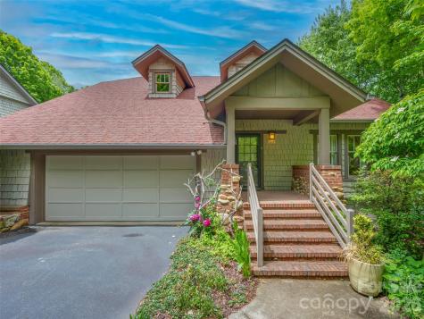4 Lacoste Drive Hendersonville NC 28739