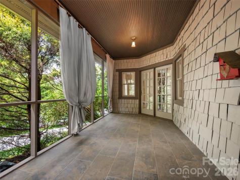 4 Lacoste Drive Hendersonville NC 28739