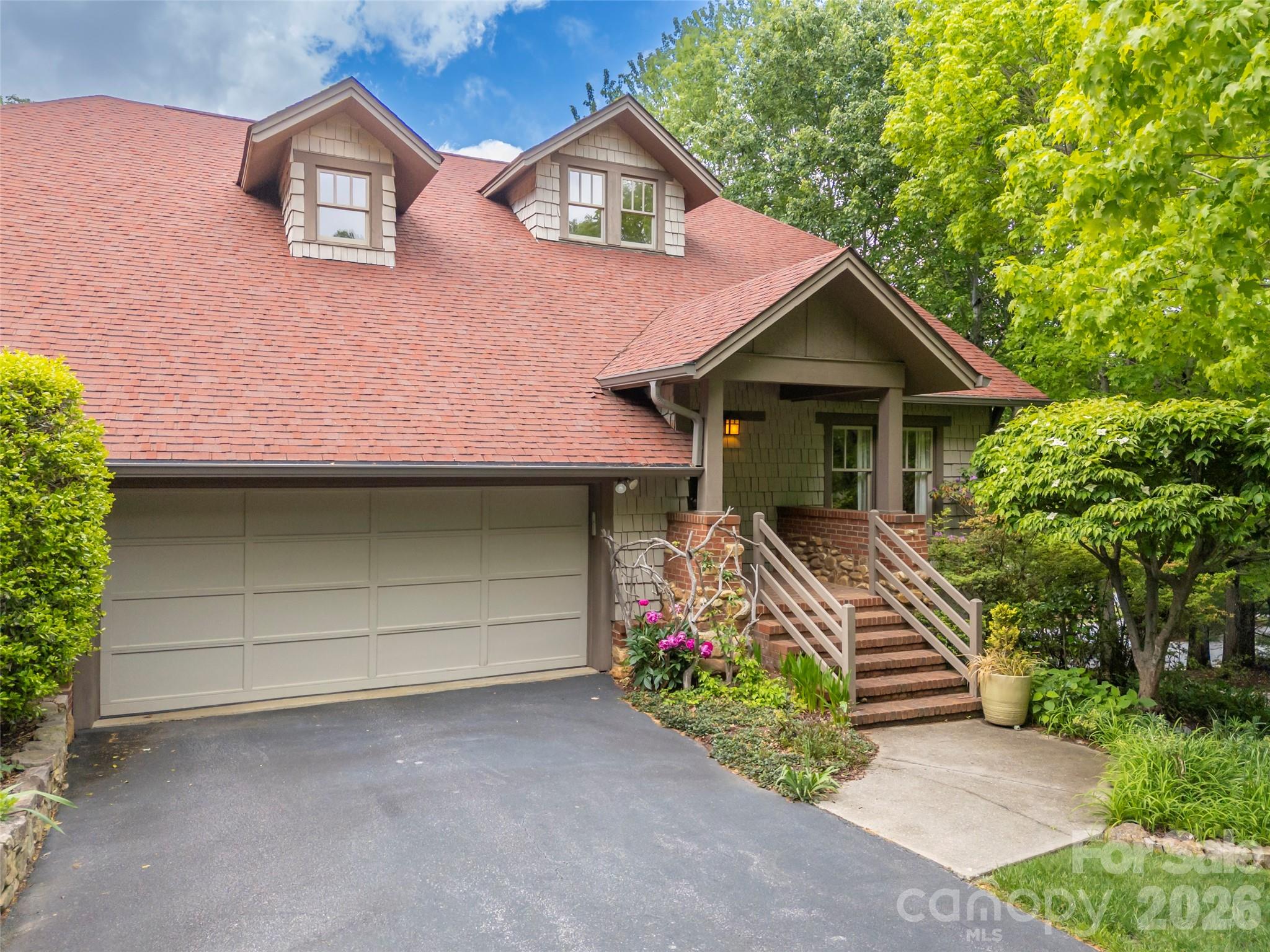 4 Lacoste Drive Hendersonville NC 28739