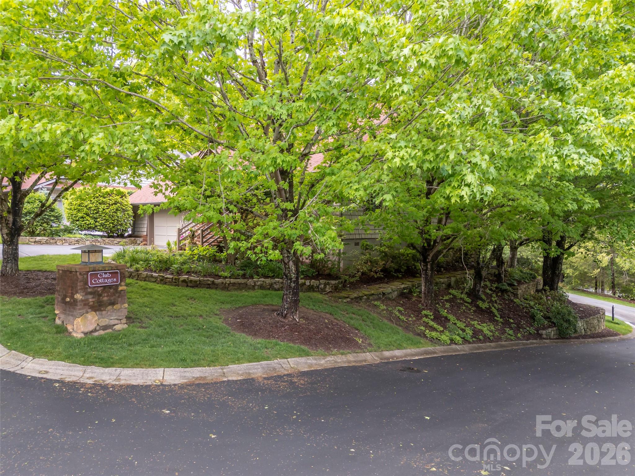 4 Lacoste Drive Hendersonville NC 28739