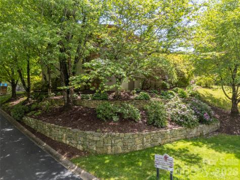 4 Lacoste Drive Hendersonville NC 28739