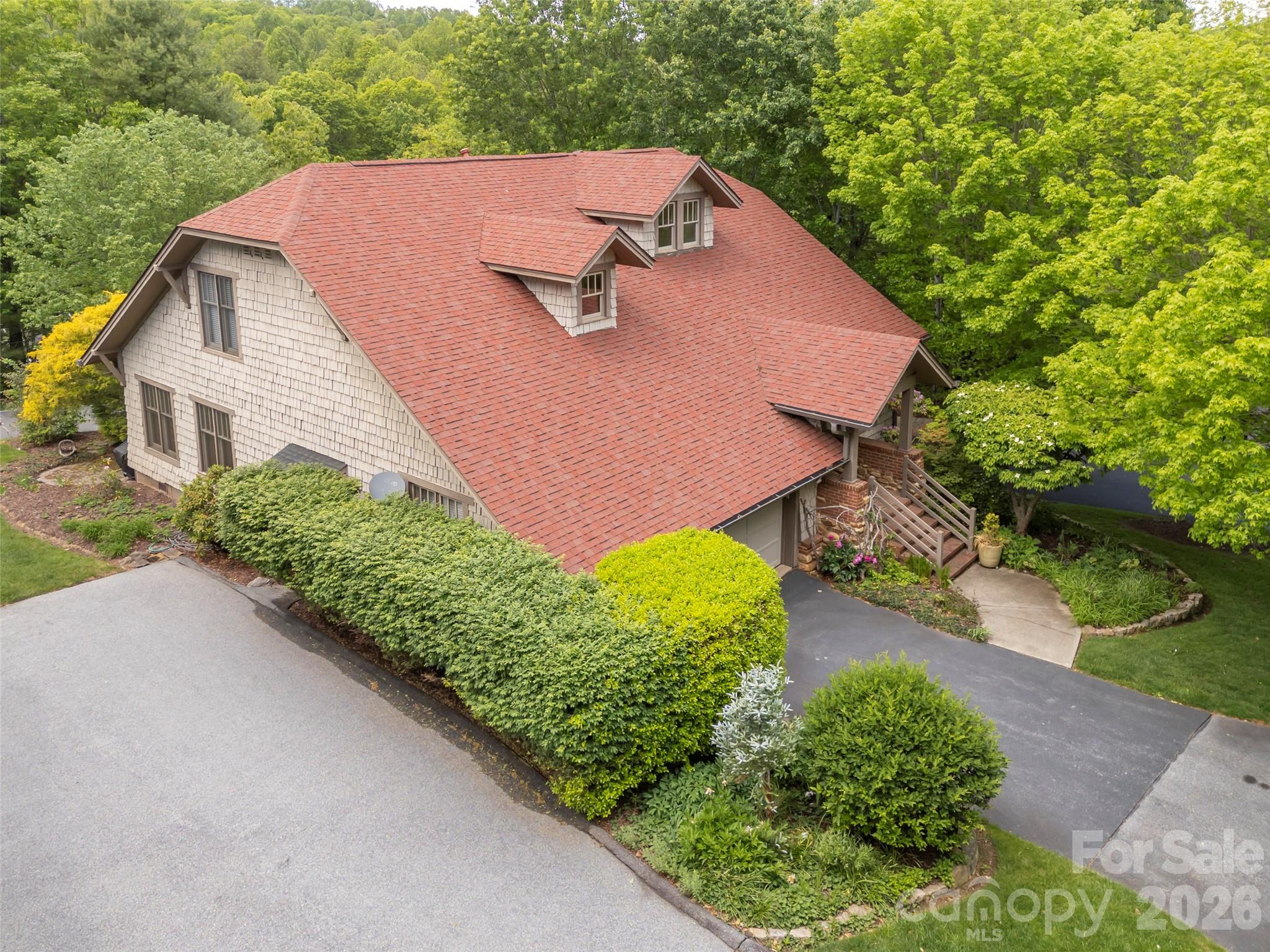 4 Lacoste Drive Hendersonville NC 28739