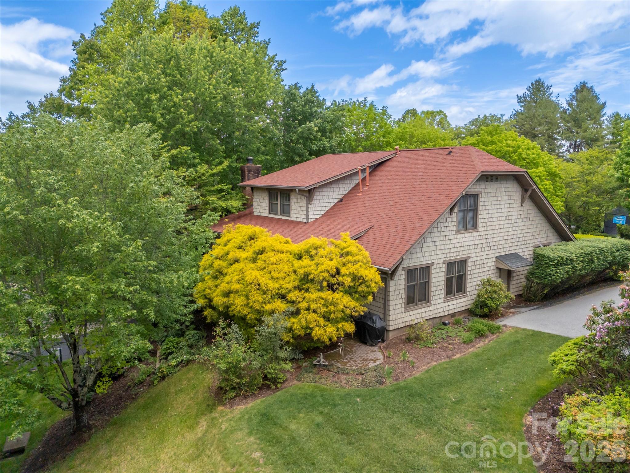 4 Lacoste Drive Hendersonville NC 28739