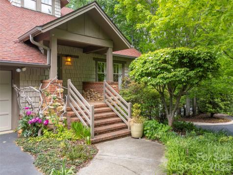 4 Lacoste Drive Hendersonville NC 28739
