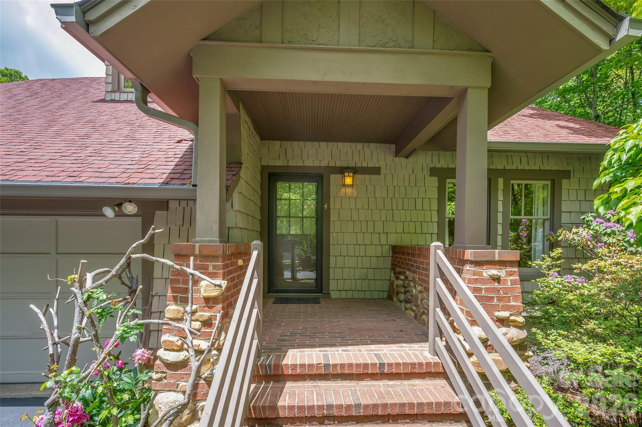 4 Lacoste Drive Hendersonville NC 28739