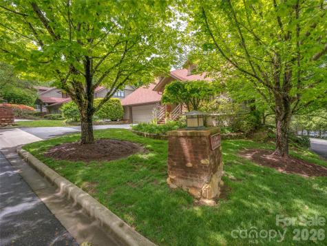 4 Lacoste Drive Hendersonville NC 28739