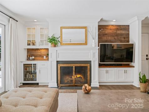 13 Robinhood Road Asheville NC 28804