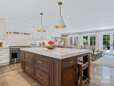 13 Robinhood Road Asheville NC 28804