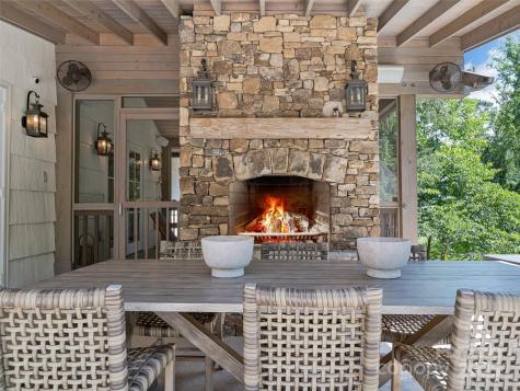 13 Robinhood Road Asheville NC 28804