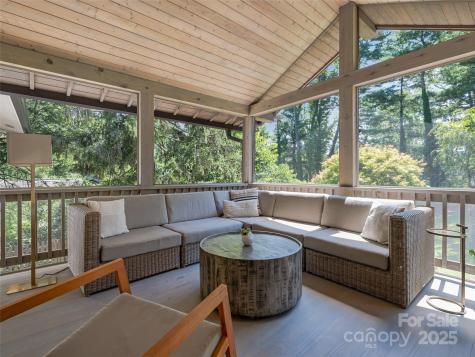13 Robinhood Road Asheville NC 28804