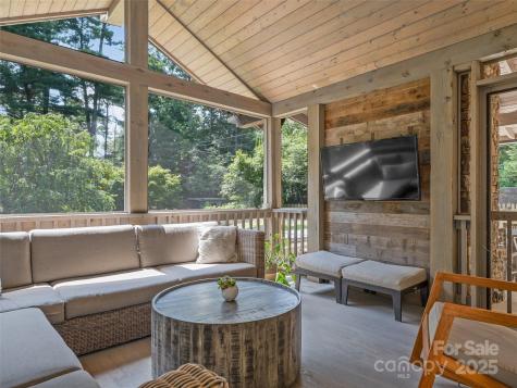 13 Robinhood Road Asheville NC 28804