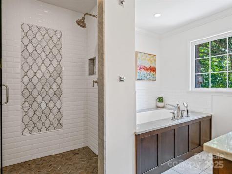 13 Robinhood Road Asheville NC 28804