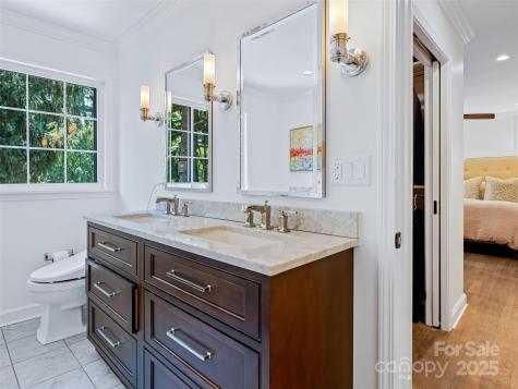 13 Robinhood Road Asheville NC 28804