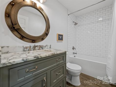 13 Robinhood Road Asheville NC 28804