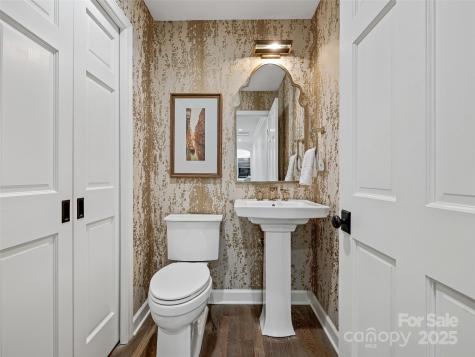 13 Robinhood Road Asheville NC 28804