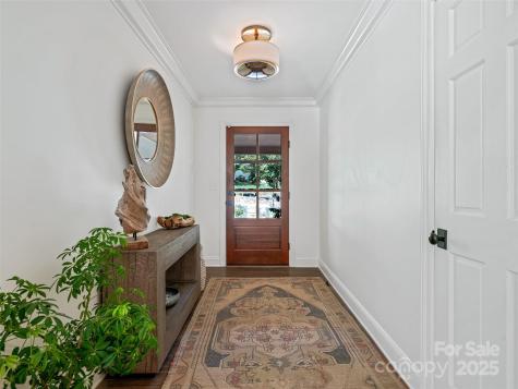 13 Robinhood Road Asheville NC 28804