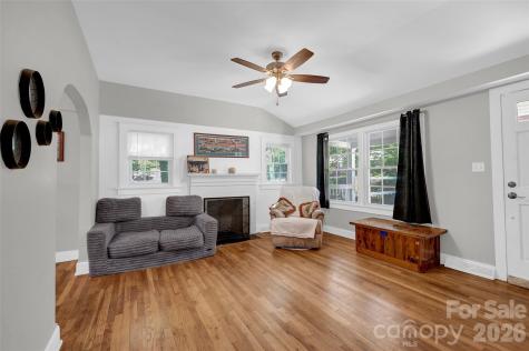 723 F Avenue SE Hickory NC 28602