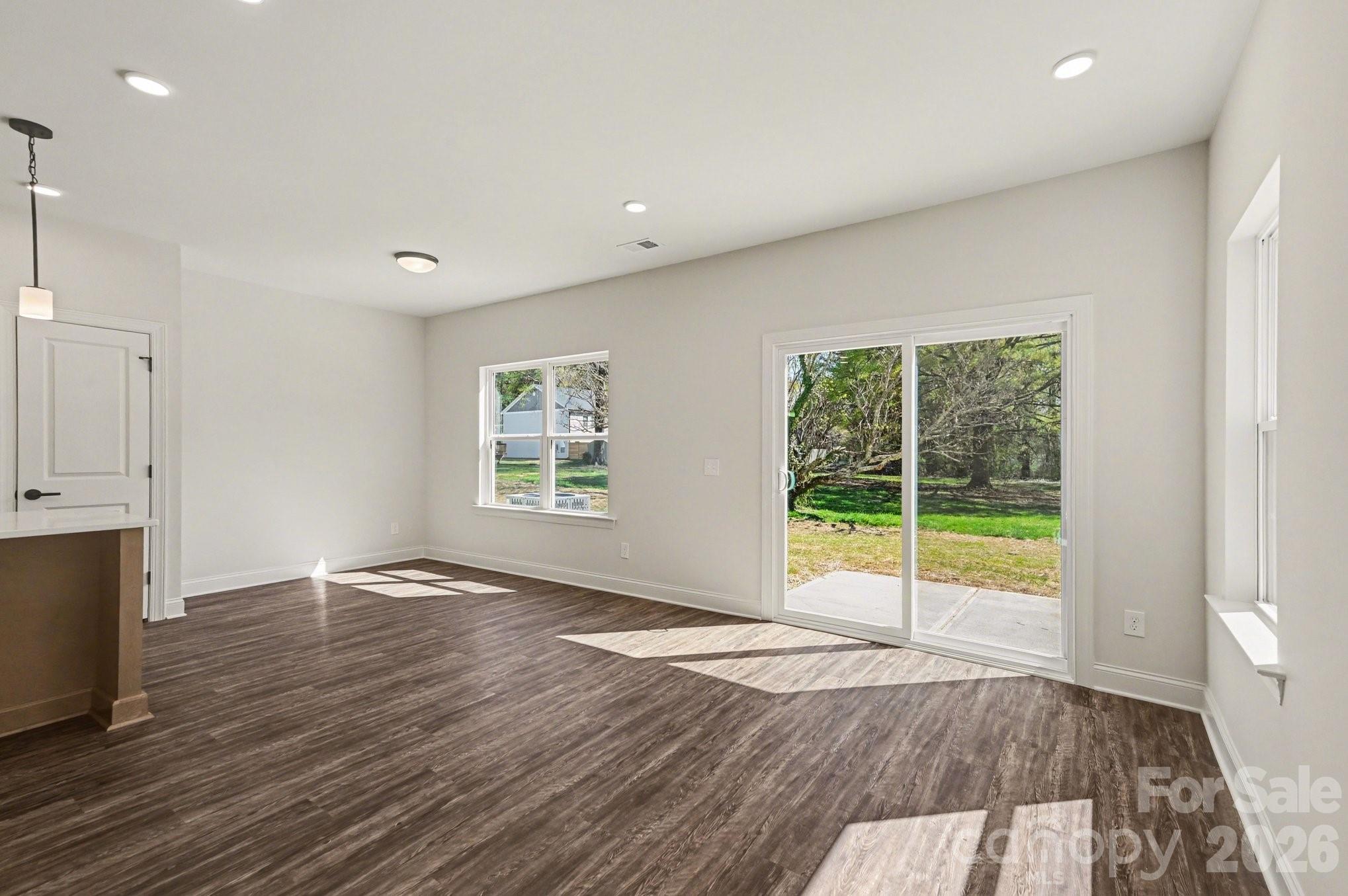 564 W Wilson Avenue Mooresville NC 28115