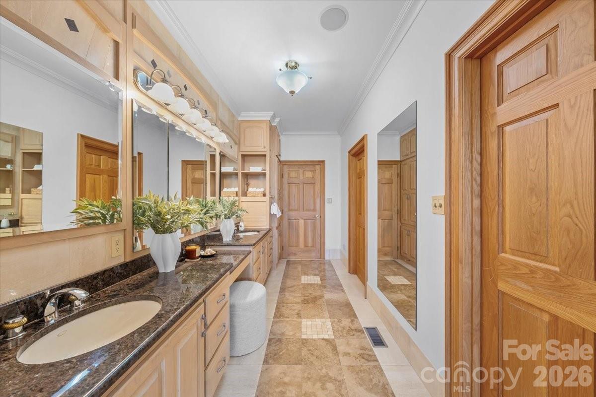 1043 Rolling Green Drive Newton NC 28658