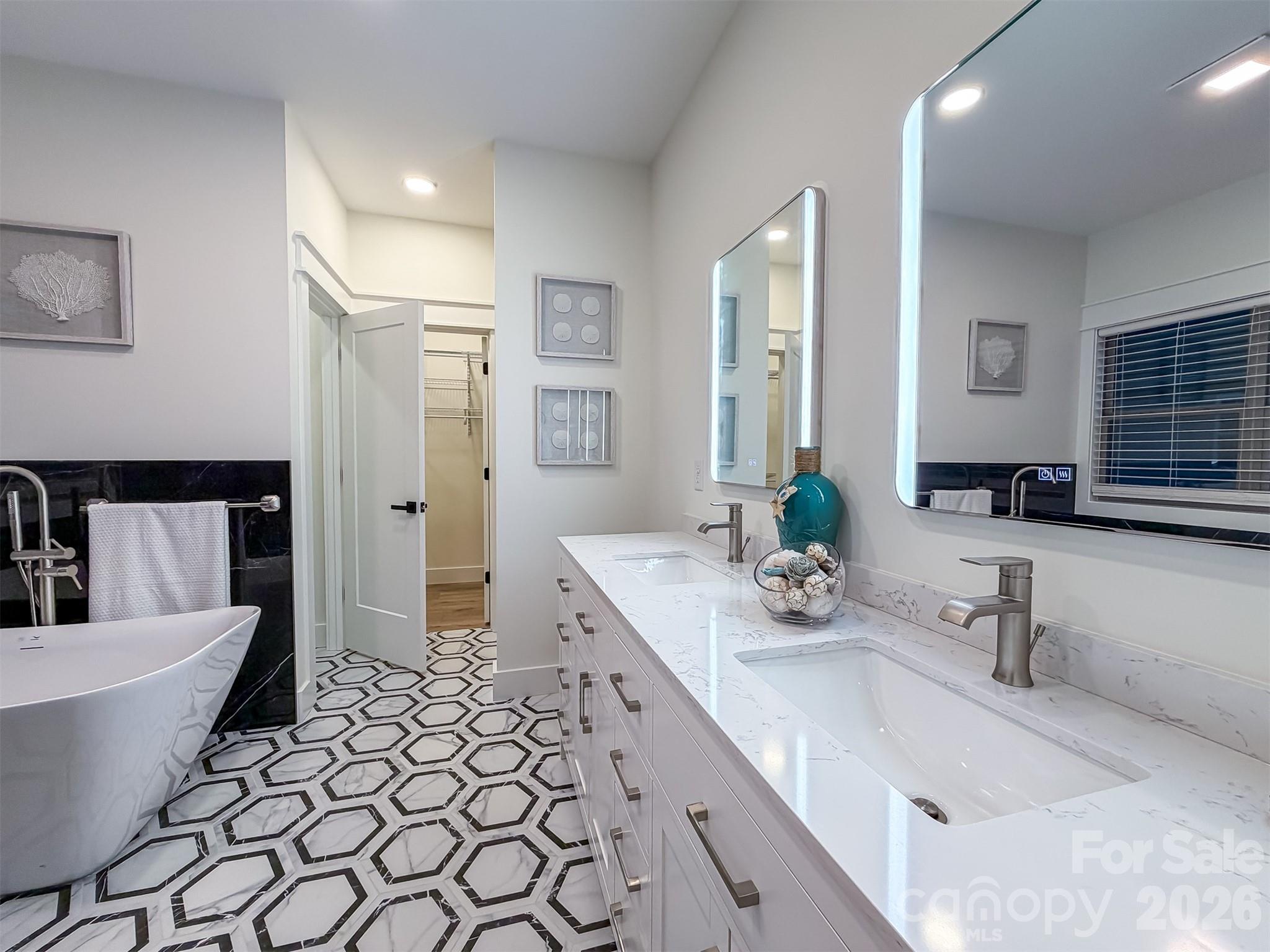 1322 Kensington Circle Newton NC 28658