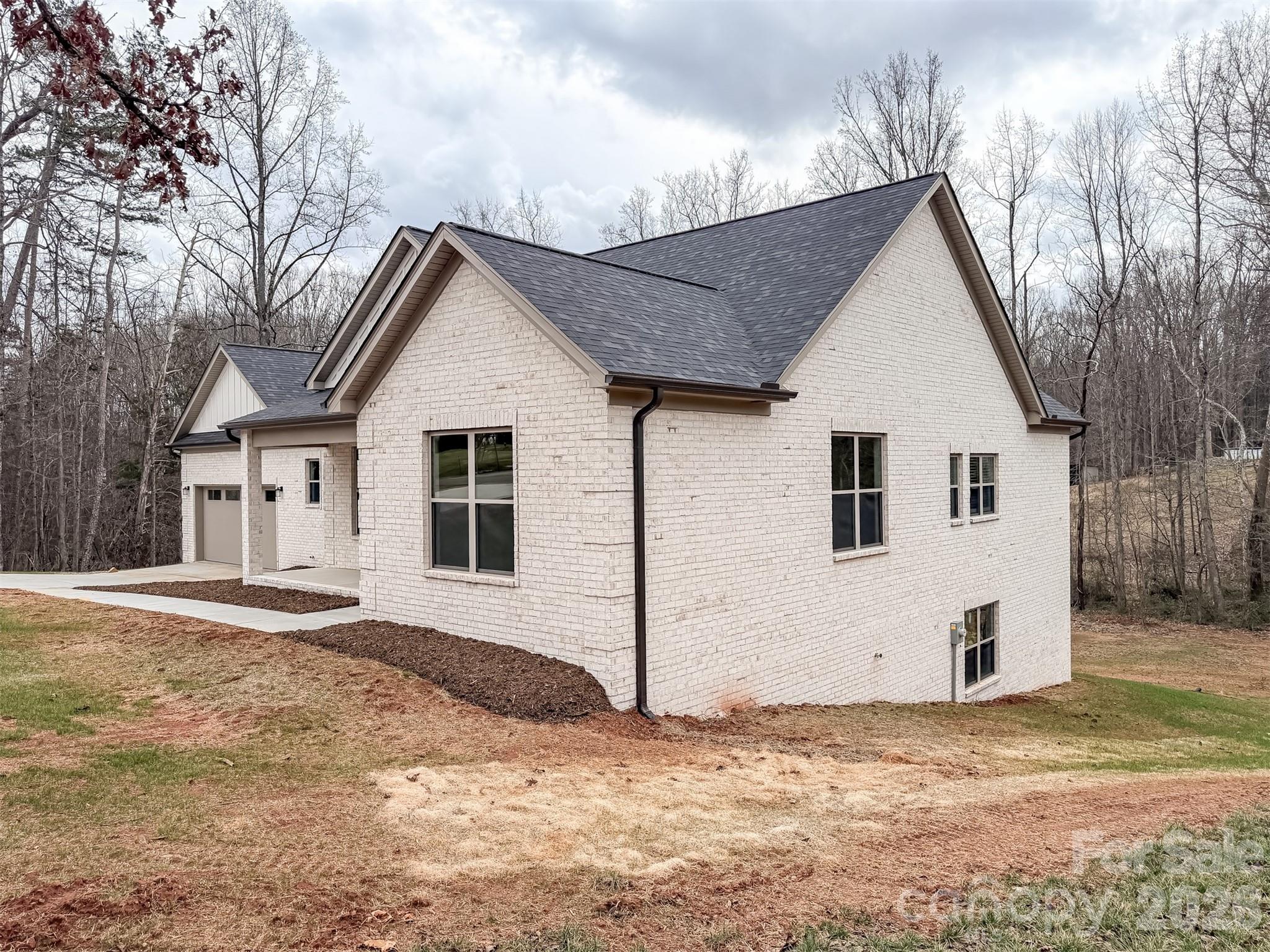 1322 Kensington Circle Newton NC 28658