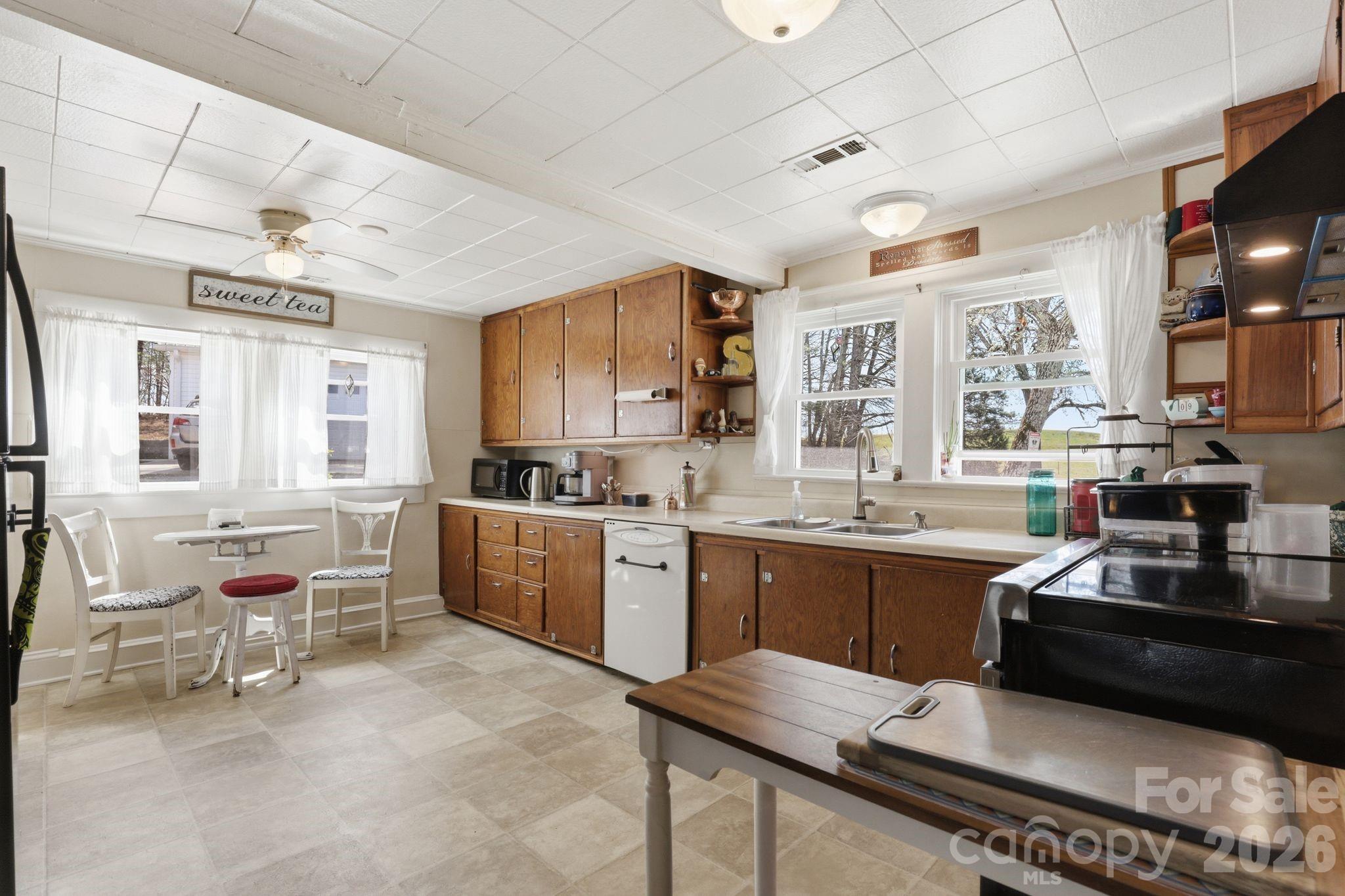 6998 Nobby Lail Road Connelly Springs NC 28612