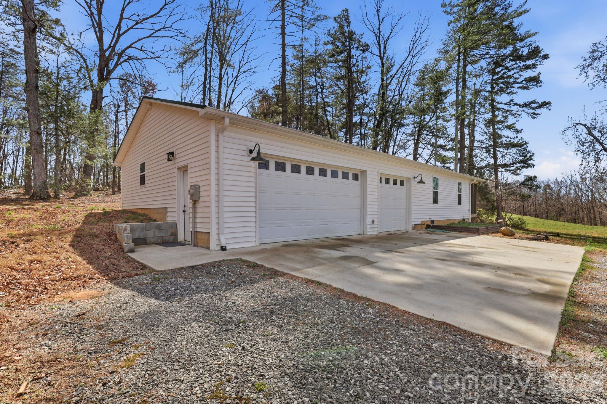 6998 Nobby Lail Road Connelly Springs NC 28612