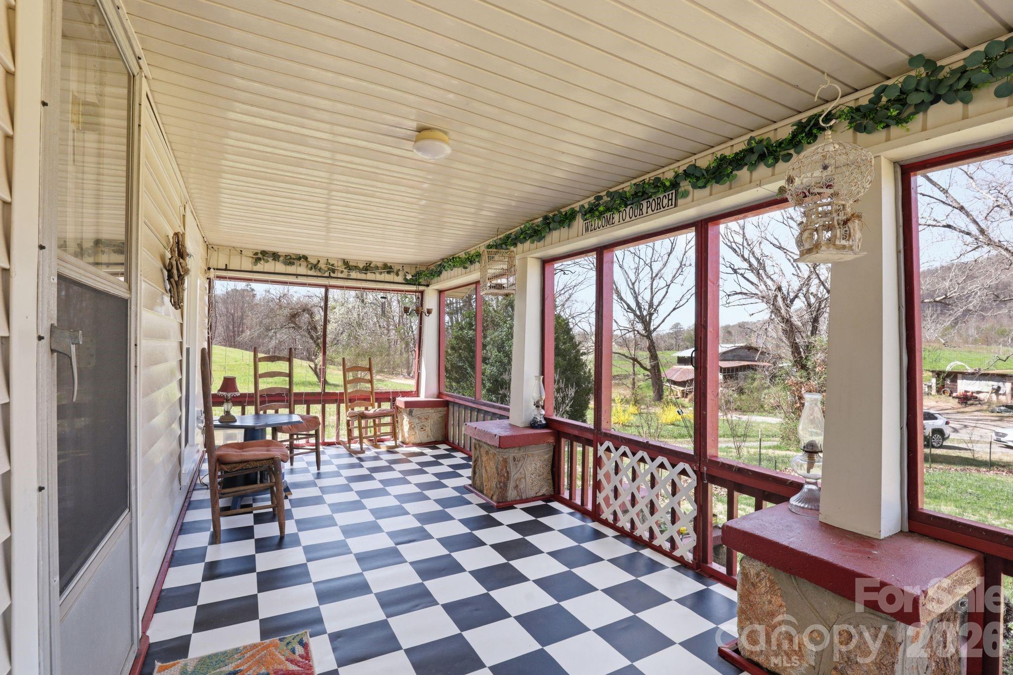 6998 Nobby Lail Road Connelly Springs NC 28612