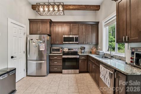 8 Apple Lane Asheville NC 28804