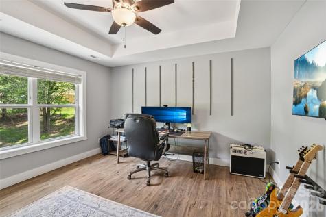 8 Apple Lane Asheville NC 28804
