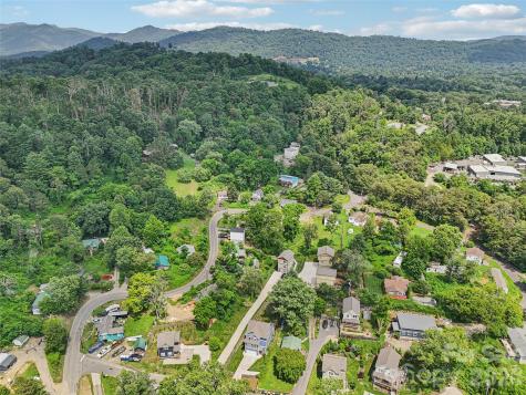 8 Apple Lane Asheville NC 28804