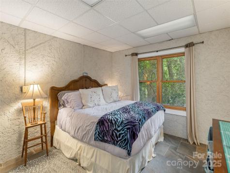 4 Silverstone Drive Asheville NC 28805