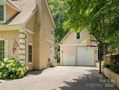 4 Silverstone Drive Asheville NC 28805