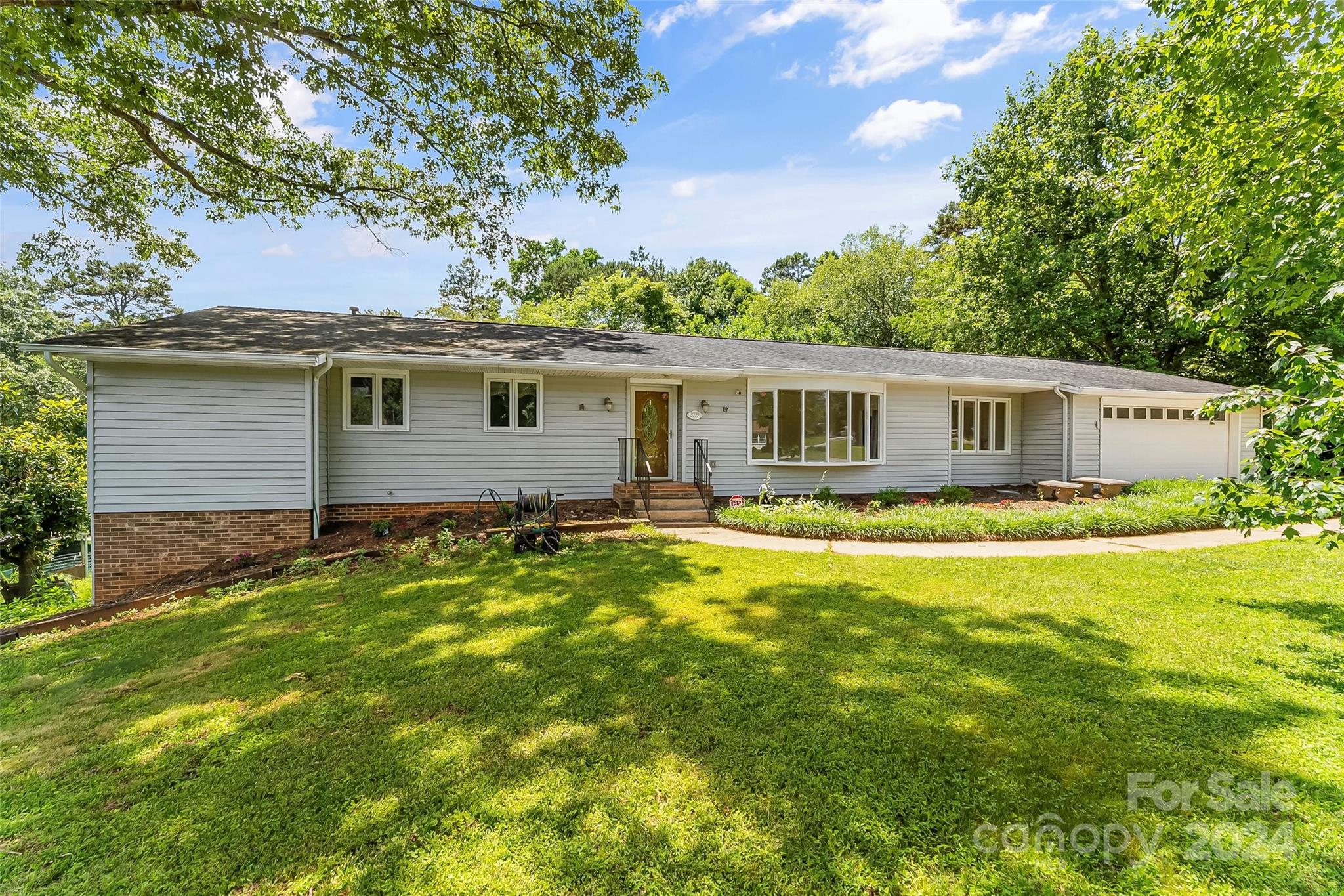 3719 6th Street NE Hickory NC 28601