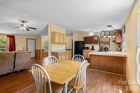 2095 Wildwood Drive Hickory NC 28601