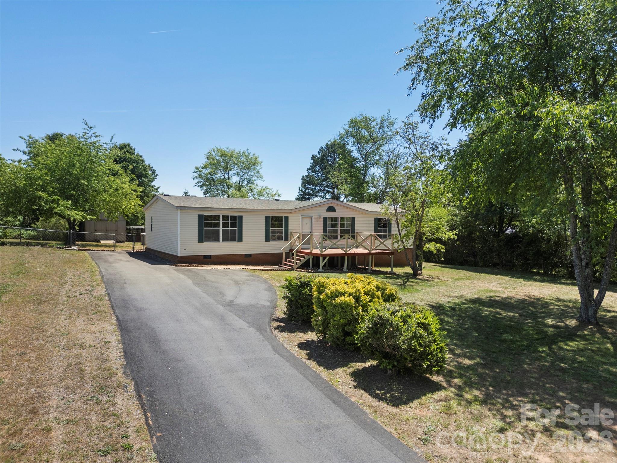 2095 Wildwood Drive Hickory NC 28601