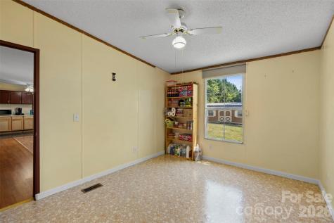 2095 Wildwood Drive Hickory NC 28601
